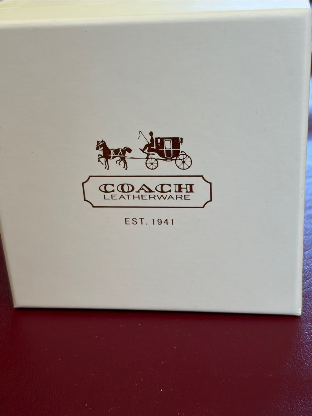 Coach Leather paperweight - Picture 4 of 4